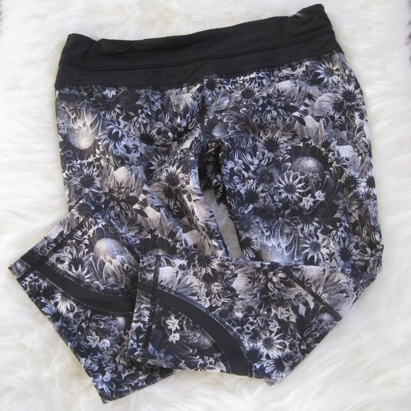 Lululemon Floral Print Cropped Leggings Black & White Flowers Size 10 - Picture 1 of 5